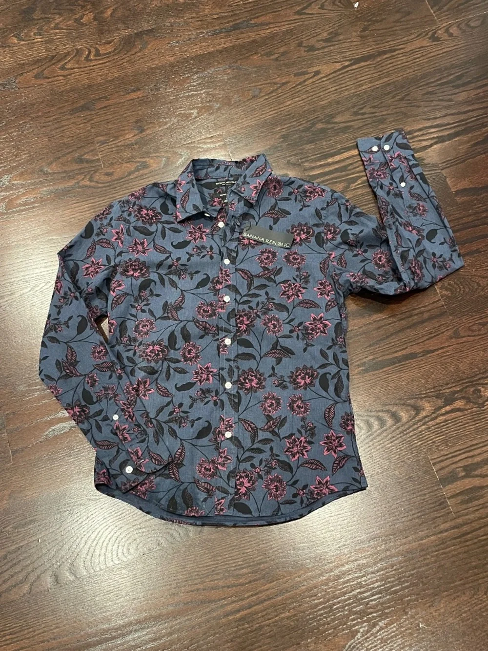 NWT Men’s Banana Republic Dark Blue Floral Print Organic Cotton Button Down S